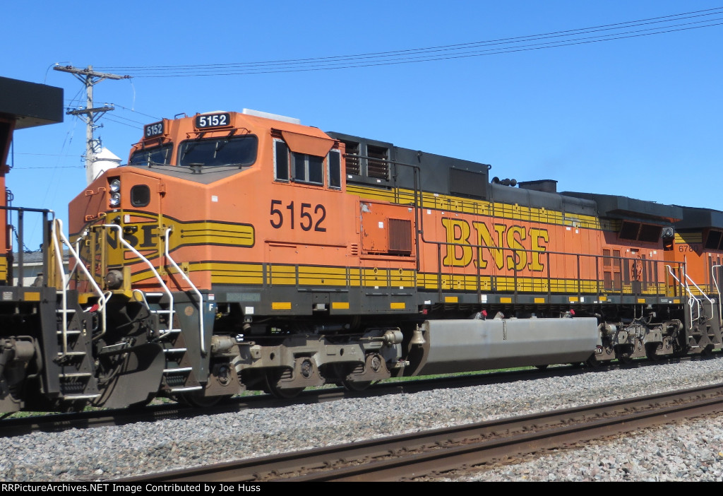 BNSF 5152